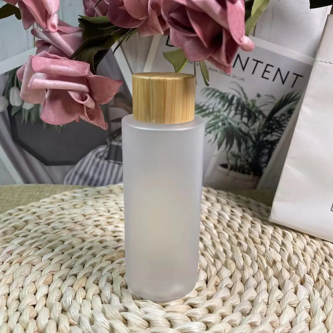 Cosmetic Spray Bottle with Bamboo Lid